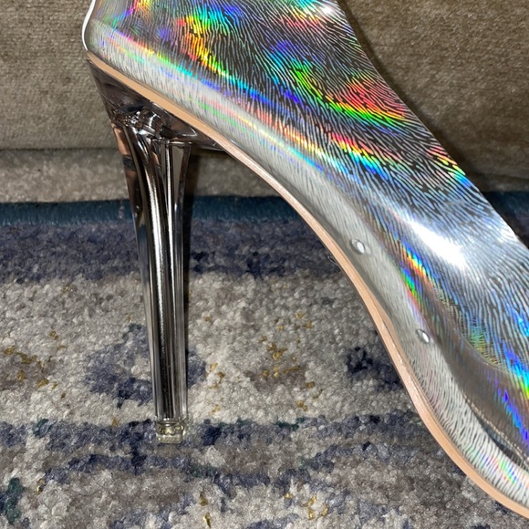 FASHION NOVA IRIDESCENT PUMP - Picture 7 of 9